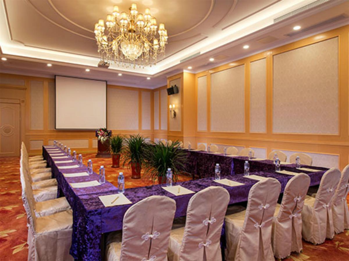 Vienna Hotel Guangzhou Airport Exterior photo