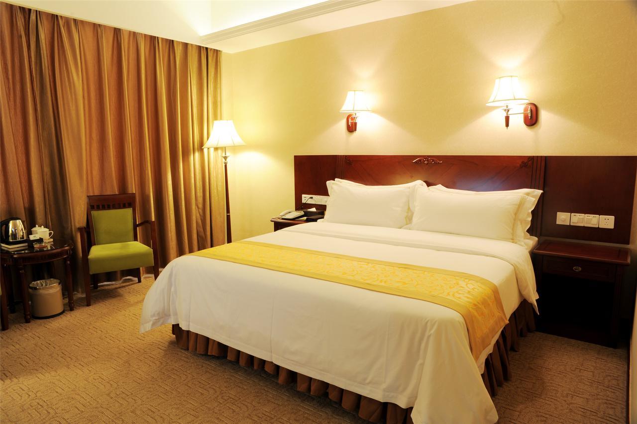 Vienna Hotel Guangzhou Airport Exterior photo