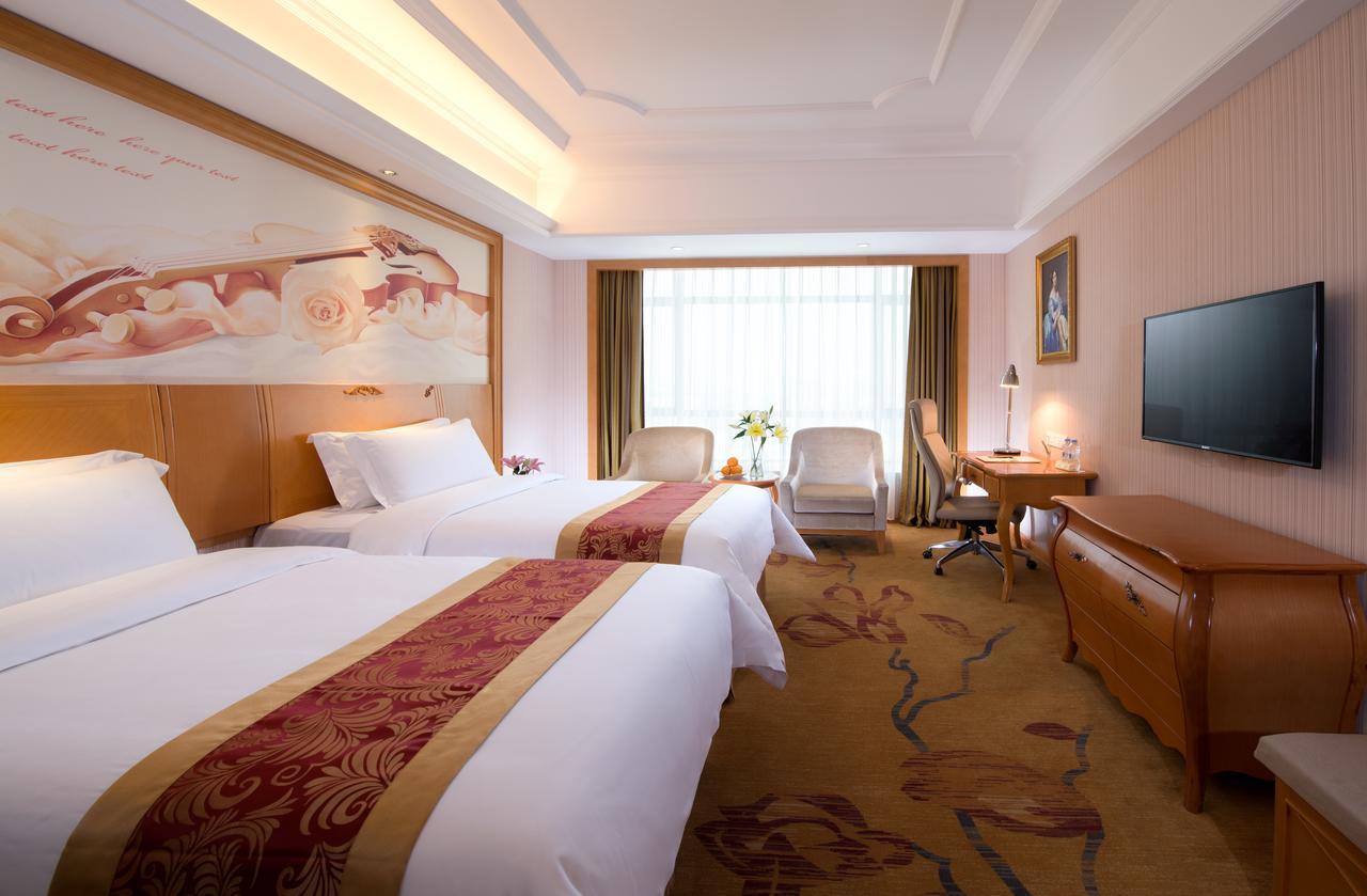 Vienna Hotel Guangzhou Airport Exterior photo