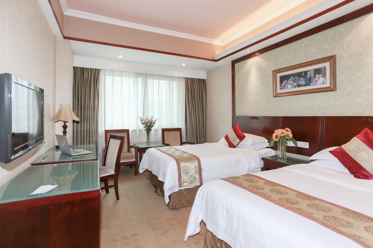 Vienna Hotel Guangzhou Airport Exterior photo