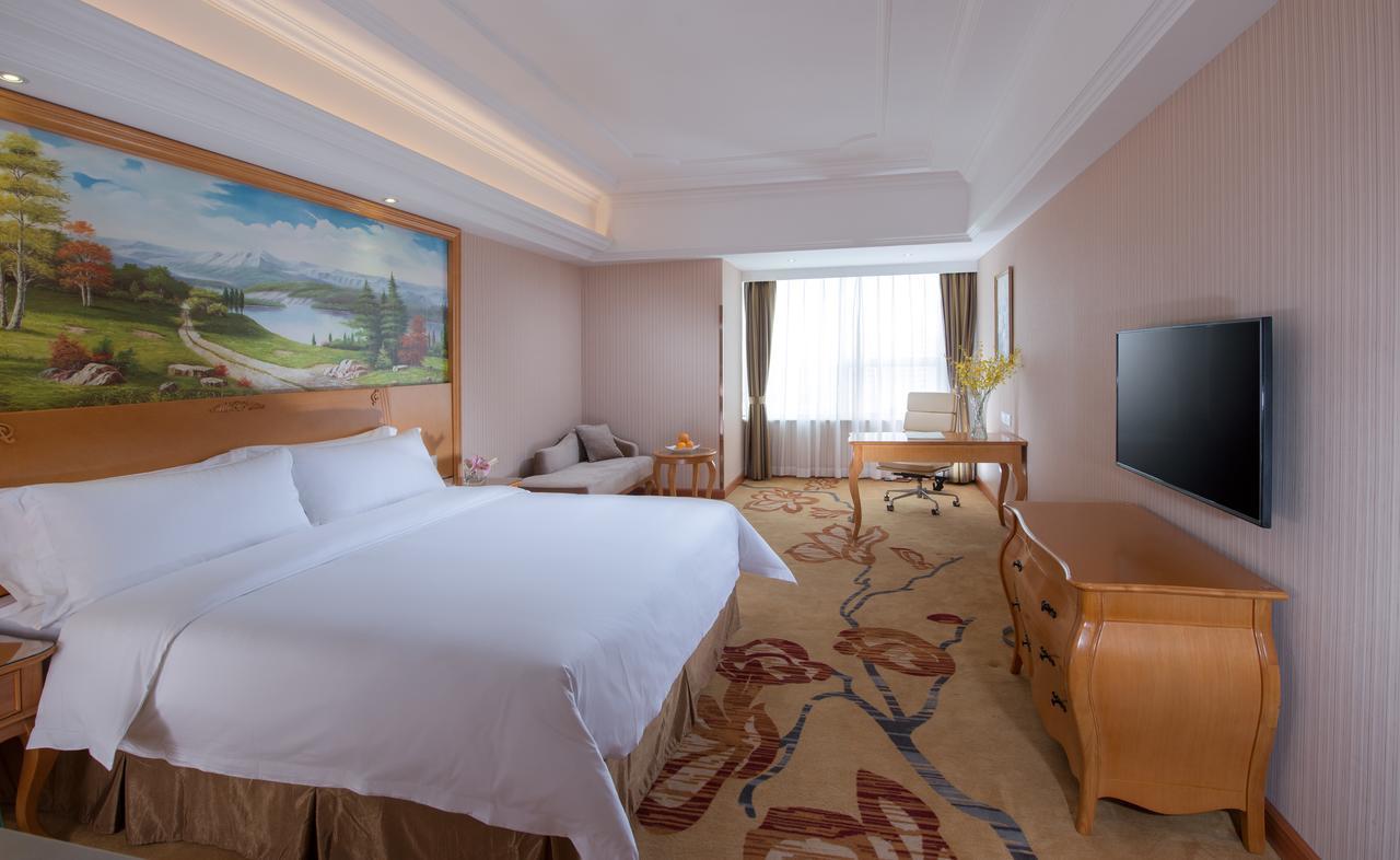 Vienna Hotel Guangzhou Airport Exterior photo
